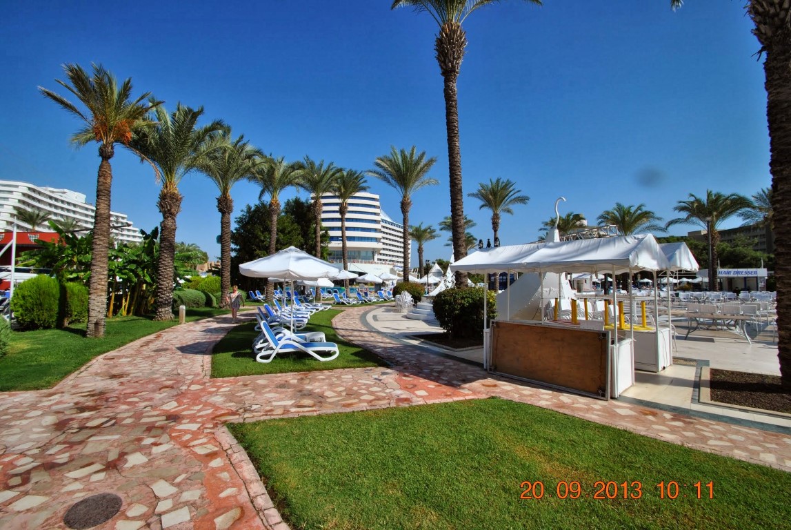 imagini hotel TITANIC LARA